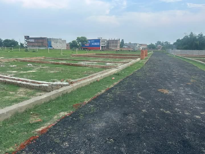  Residential Plot 1000 Sq.ft. for Sale in Budheshwar, Lucknow