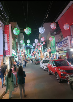  Commercial Shop for Rent in Commercial Street, Bangalore