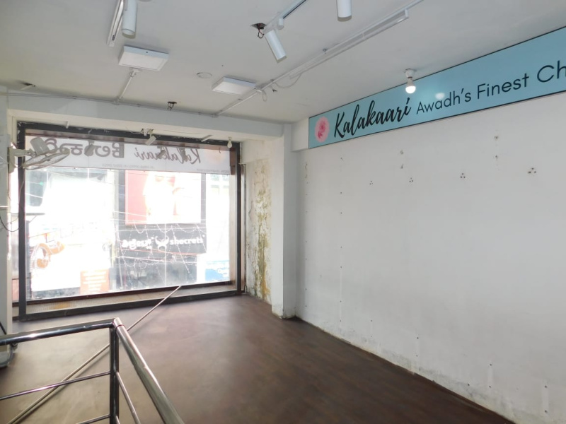  Commercial Shop 400 Sq.ft. for Rent in Commercial Street, Bangalore