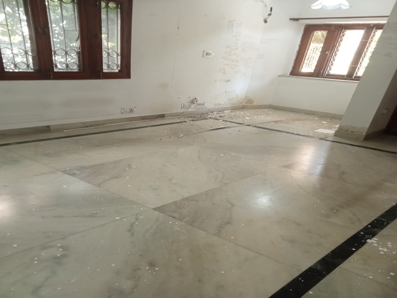 3.5 BHK Apartment 2100 Sq.ft. for Rent in Sector D Vasant Kunj, Delhi