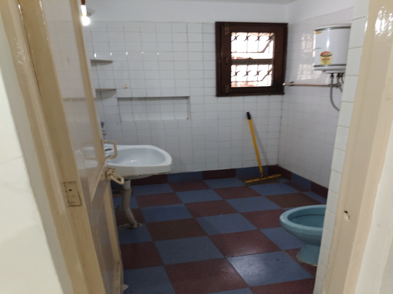 3.5 BHK Apartment 1800 Sq.ft. for Sale in Sector B Vasant Kunj, Delhi