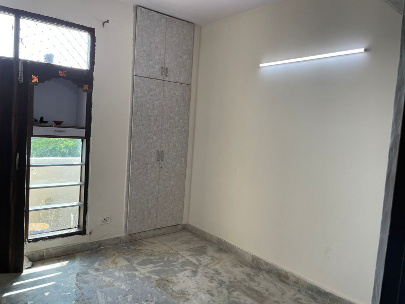 2 BHK Builder Floor 76 Sq. Yards for Sale in Ramprastha, Ghaziabad