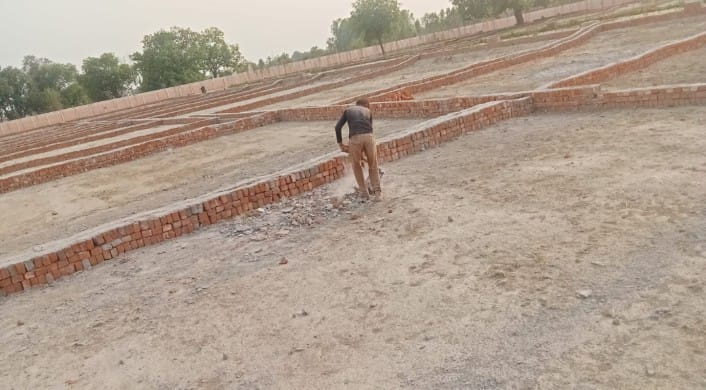  Commercial Land 1000 Sq.ft. for Sale in Mohanlalganj, Lucknow