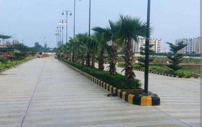  Commercial Land 1200 Sq.ft. for Sale in Sultanpur Road, Lucknow