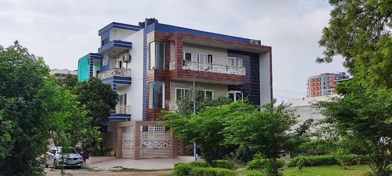 3 BHK House 1700 Sq.ft. for Sale in Crossing Republik, Ghaziabad