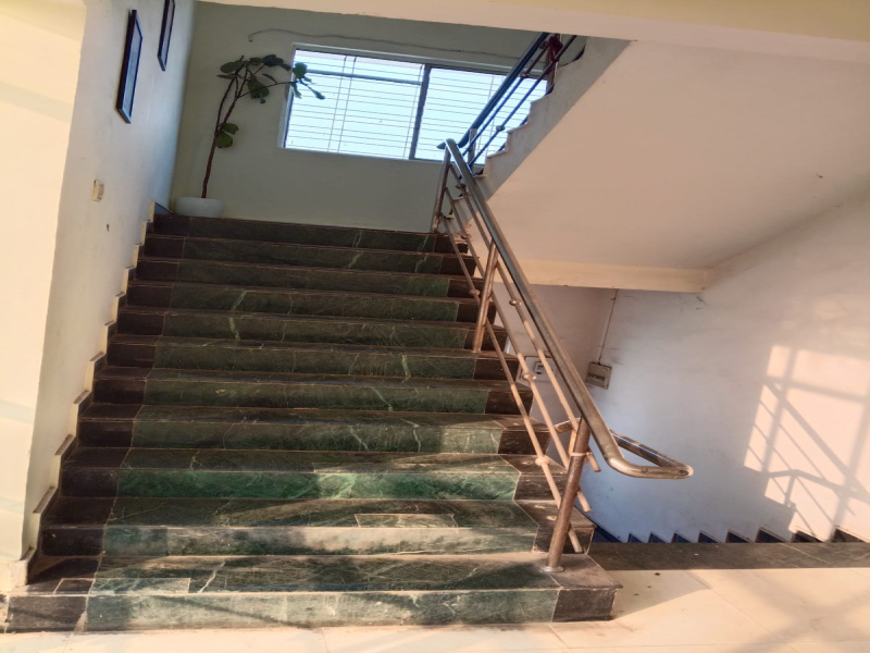  Business Center 2750 Sq.ft. for Rent in Pandri, Raipur