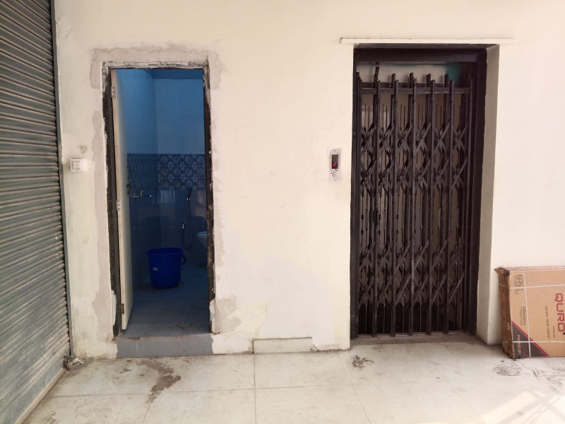  Business Center 2750 Sq.ft. for Rent in Pandri, Raipur