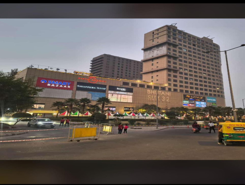  Commercial Shop 100 Sq.ft. for Sale in Sector 32 Noida