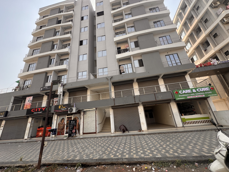  Commercial Shop 600 Sq.ft. for Rent in Waghodia Road, Vadodara