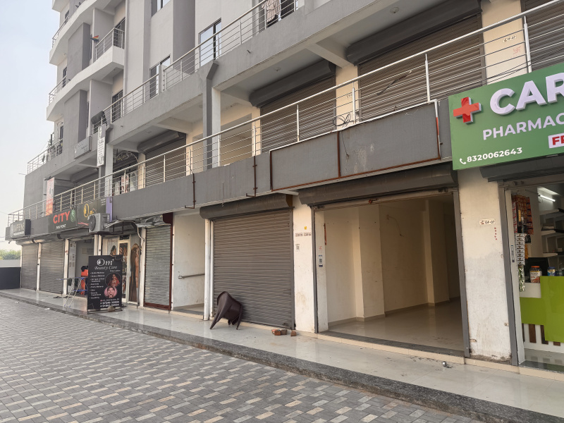  Commercial Shop 600 Sq.ft. for Rent in Waghodia Road, Vadodara