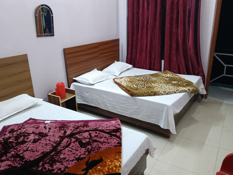  Hotels 8000 Sq.ft. for Rent in Naugaon, Uttarkashi