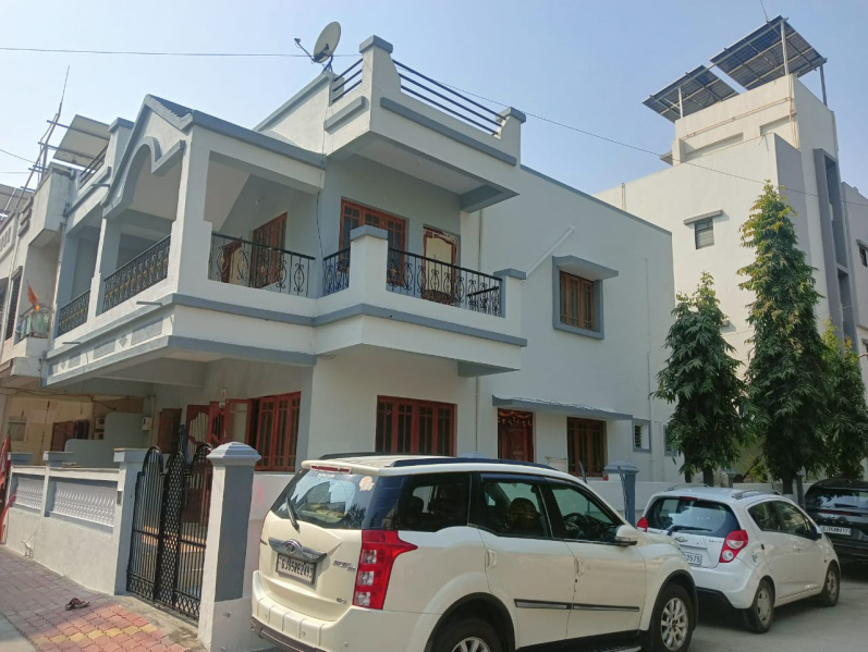  2000 Sq.ft. House for Sale in Piplod, Surat