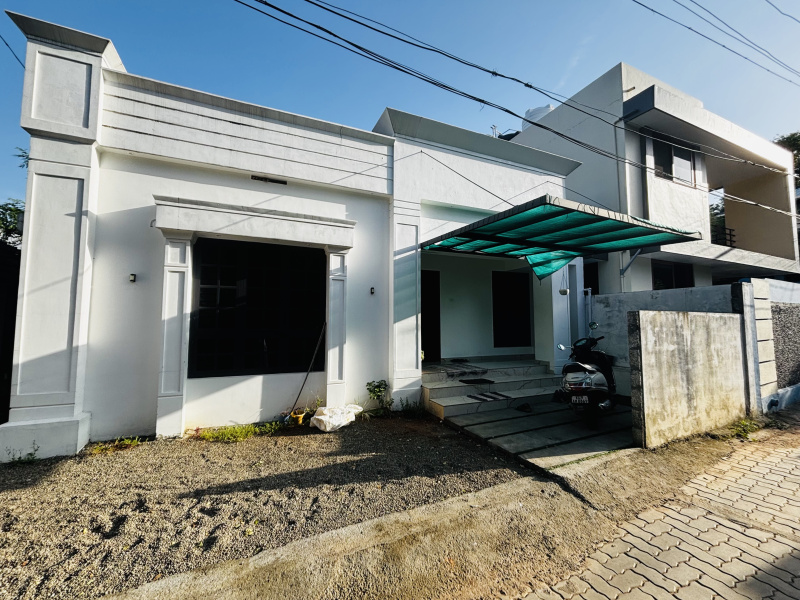 2 BHK House 1200 Sq.ft. for Sale in Kallekkad, Palakkad