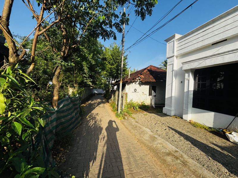 2 BHK House 1200 Sq.ft. for Sale in Kallekkad, Palakkad