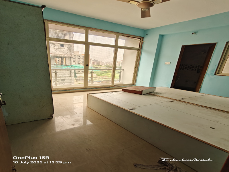 2 BHK Apartment 220 Sq.ft. for Rent in 100 Ft Ring Road, Ahmedabad