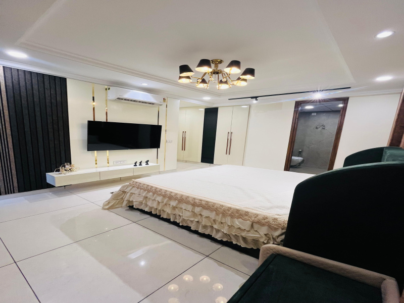 4.5 BHK 3400 Sq.ft. Apartment for Sale in Ambala Highway, Zirakpur