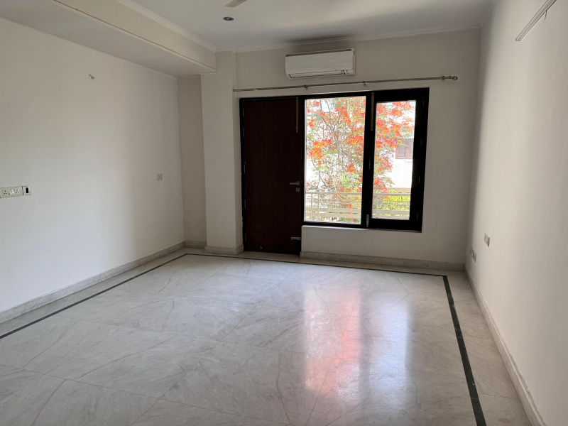3 BHK Builder Floor 1550 Sq.ft. for Rent in Nirvana Country, Gurgaon