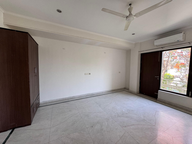 3 BHK Builder Floor 1550 Sq.ft. for Rent in Nirvana Country, Gurgaon