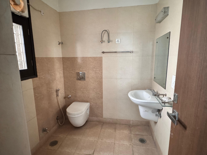 3 BHK Builder Floor 1550 Sq.ft. for Rent in Nirvana Country, Gurgaon