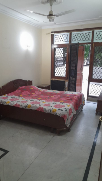3.5 BHK Apartment 2000 Sq.ft. for Rent in Sushant Lok Phase I, Gurgaon