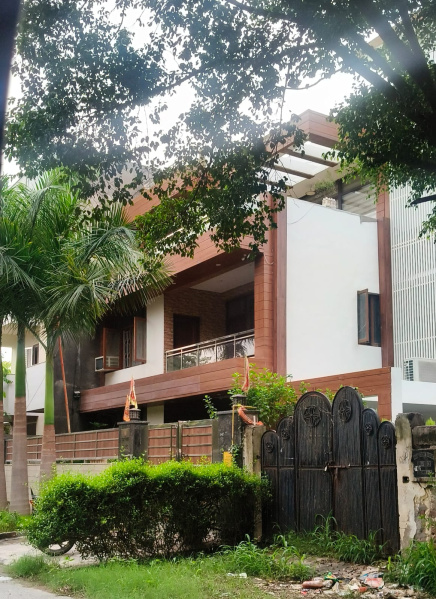 8 BHK House 300 Sq. Meter for Sale in Sigma 1, Greater Noida