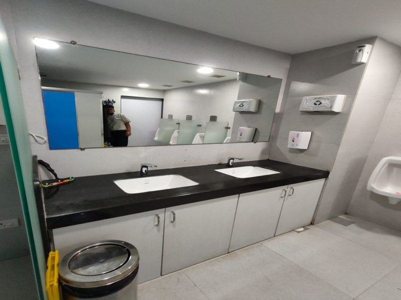  5610 Sq.ft. Office Space for Rent in Chakala MIDC, Andheri East, Mumbai