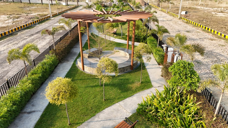  1800 Sq.ft. Commercial Land for Sale in Kisan Path, Lucknow