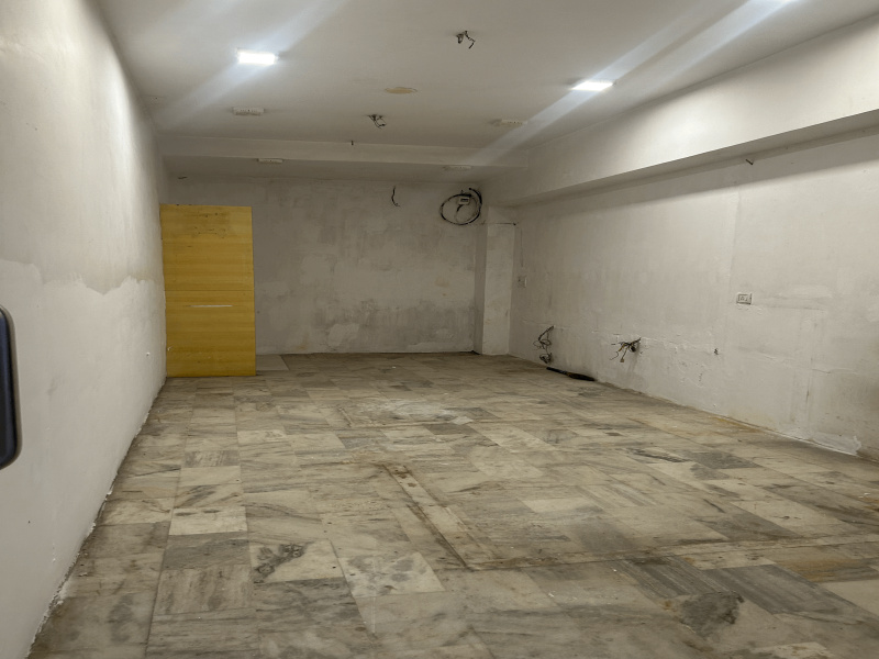  Commercial Shop 500 Sq.ft. for Rent in Race Course Circle, Vadodara