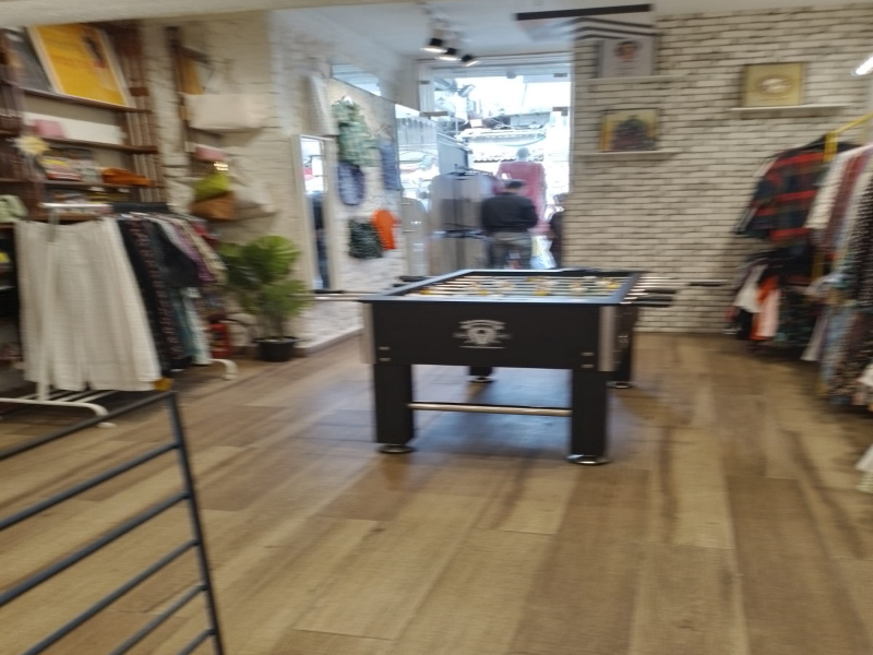 2600 Sq.ft. Showroom for Sale in Santacruz West, Mumbai