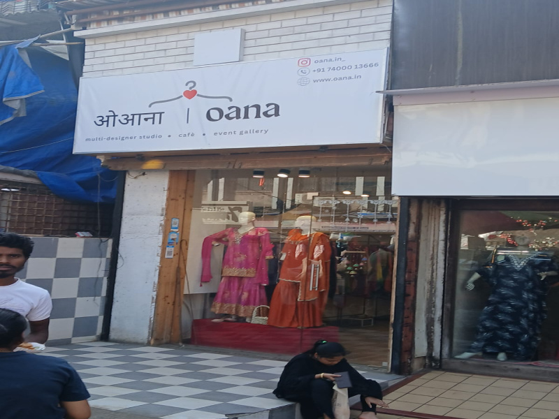 2600 Sq.ft. Showroom for Sale in Santacruz West, Mumbai