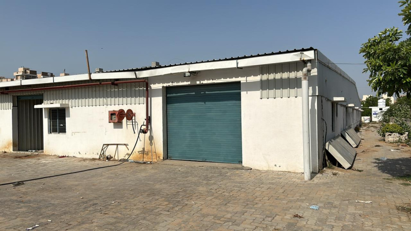  Warehouse 7500 Sq.ft. for Rent in Tragad, Ahmedabad