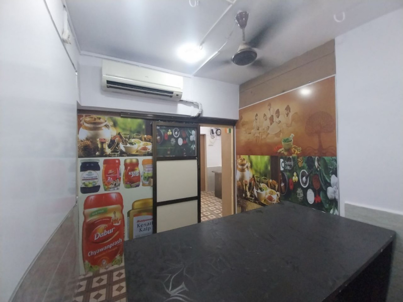  Office Space 250 Sq.ft. for Rent in Dadar, Mumbai