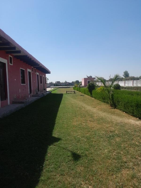  Guest House 3400 Sq.ft. for Rent in Achhnera, Agra