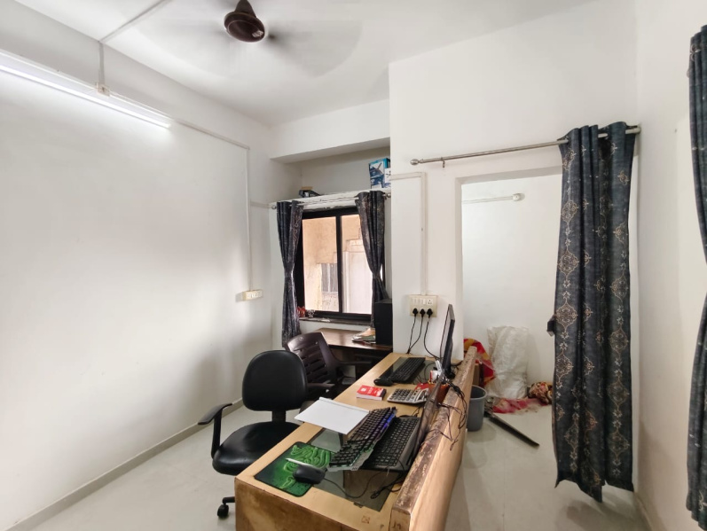 300 Sq.ft. Office Space for Rent in Char Rasta GIDC, Vapi,
