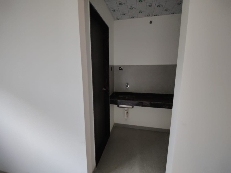  Commercial Shop 800 Sq.ft. for Rent in Viman Nagar, Pune