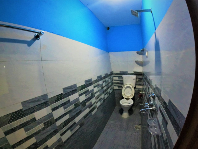  Guest House 5400 Sq.ft. for Rent in Dhalpur, Kullu