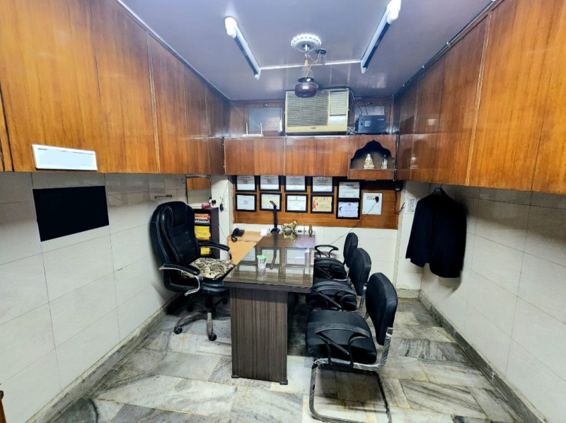  Office Space 200 Sq.ft. for Rent in Karol Bagh, Delhi