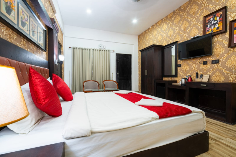  Hotels 2 Acre for Sale in Kumily, Idukki