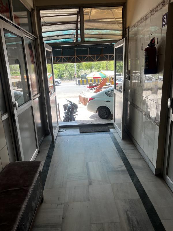  Business Center 10000 Sq.ft. for Rent in Gwalior Road, Agra