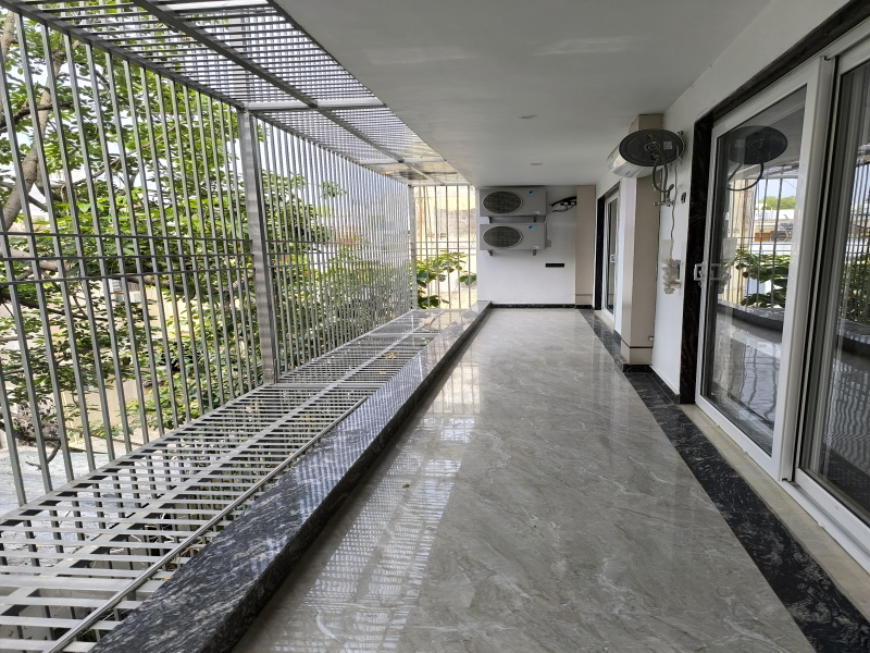 5 BHK Builder Floor 4050 Sq.ft. for Rent in Safdarjung Enclave, Delhi