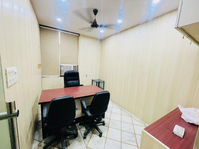  Office Space 800 Sq.ft. for Rent in Rajouri Garden, Delhi