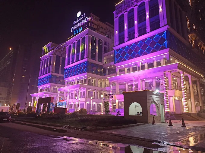  Commercial Shop 538 Sq.ft. for Sale in Sector 4 Greater Noida West