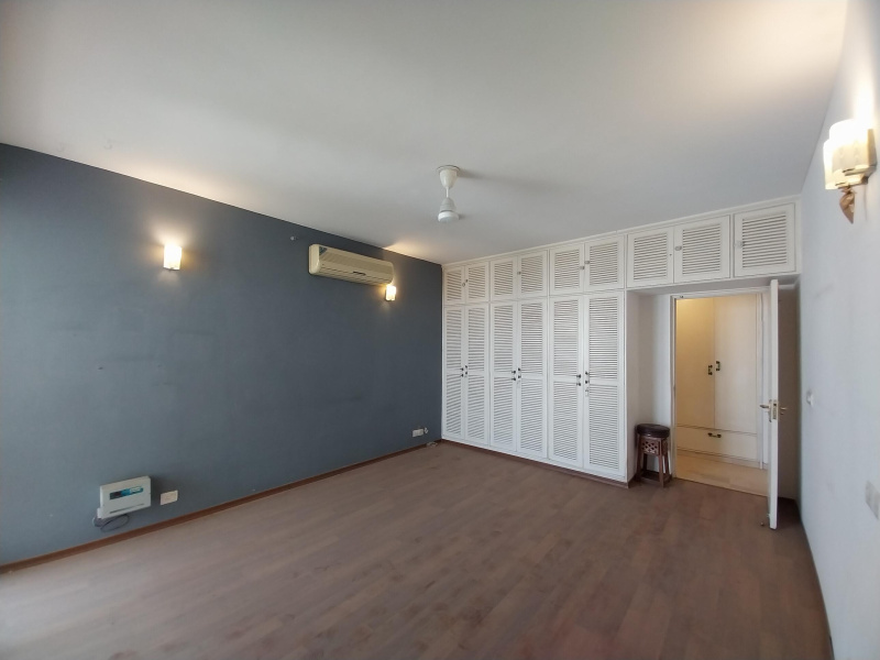 4 BHK 2610 Sq.ft. Apartment for Sale in DLF Phase V, Gurgaon