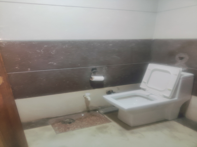  2300 Sq.ft. Office Space for Rent in Block A1, Janakpuri, Delhi