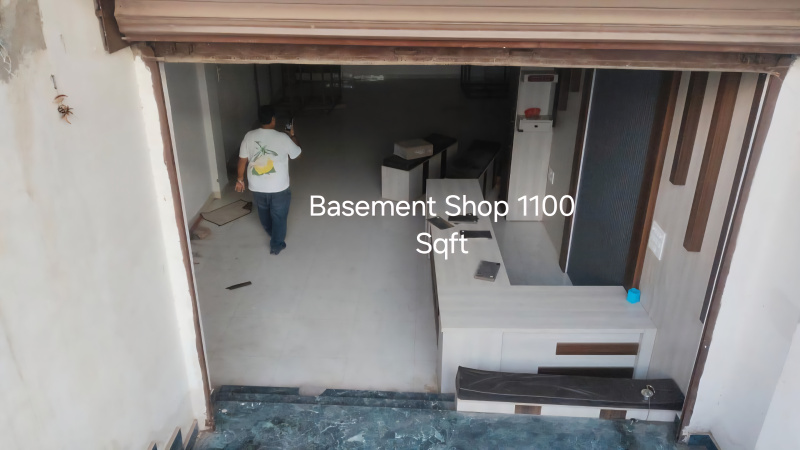  Commercial Shop 1200 Sq.ft. for Rent in P. Road, Kanpur