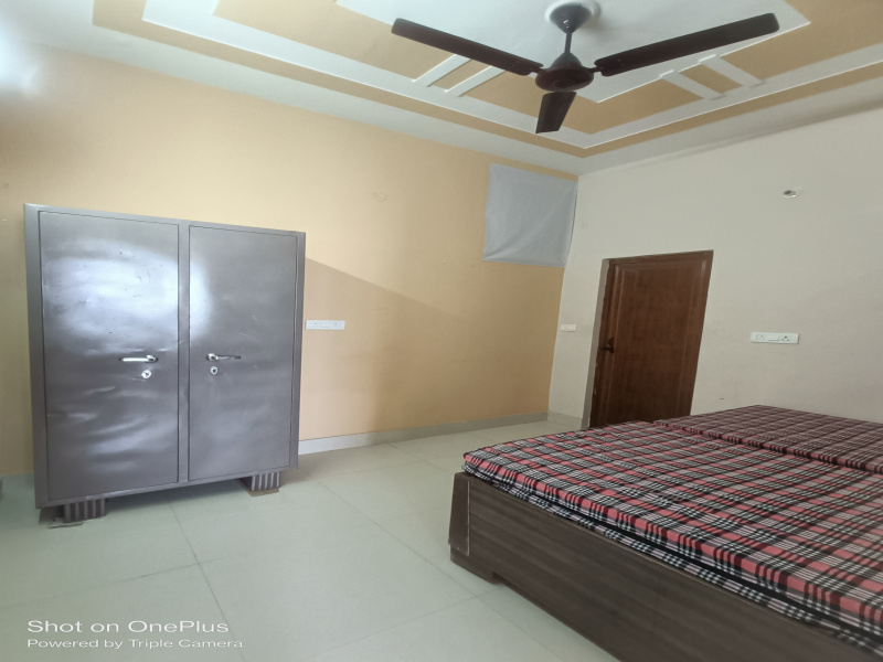  Guest House 4050 Sq.ft. for Sale in Pondha, Dehradun