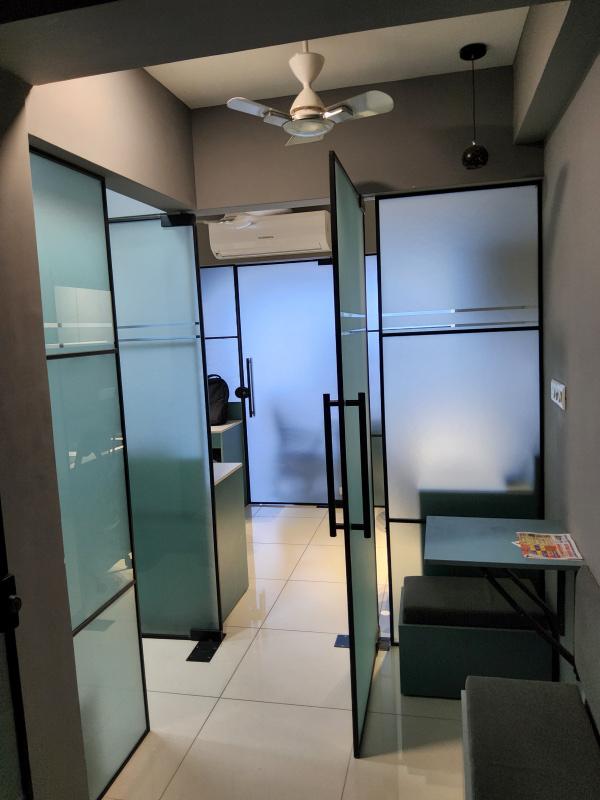  Office Space 314 Sq.ft. for Sale in Shyamal Cross Road, Ahmedabad