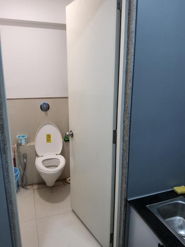  Office Space 314 Sq.ft. for Sale in Shyamal Cross Road, Ahmedabad
