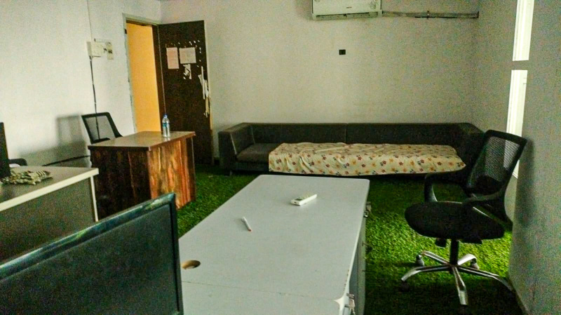  Office Space 630 Sq.ft. for Sale in Vile Parle West, Mumbai