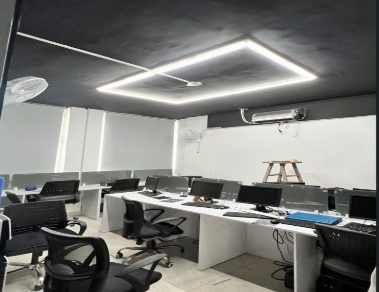  Office Space 2500 Sq.ft. for Rent in Phase 8b, Mohali